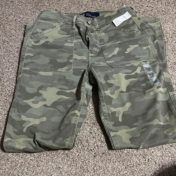 Gap camo skinny pants - Picture 3 of 3